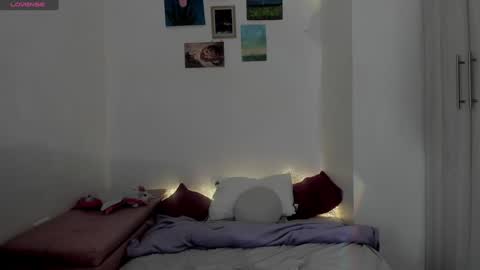 Snapshot of sexy_and_naughty_girl chatting on 03/18/26, 08:45 Lucy Annyy online show from 03/18/26, 08:45