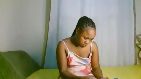 Snapshot of sexy_ariana_2 chatting on 10/13/25, 01:22 Ariana online show from 10/13/25, 01:22