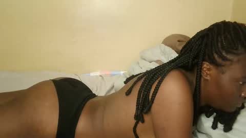 Snapshot of sexy_banice chatting on 04/19/26, 02:05 sexy_banice online show from 04/19/26, 02:05