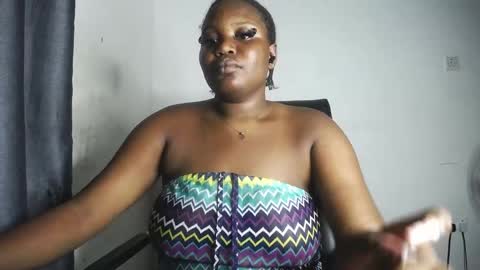 Snapshot of sexy_bigmama0 chatting on 06/08/26, 01:28 Jamilah online show from 06/08/26, 01:28