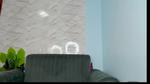 tina online show from 09/10/25, 10:04