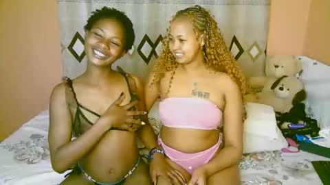 sexy_bluegirl online show from 10/07/25, 02:25