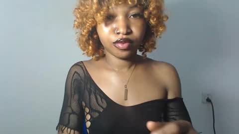 sexy_bluey247 online show from 04/16/26, 02:29