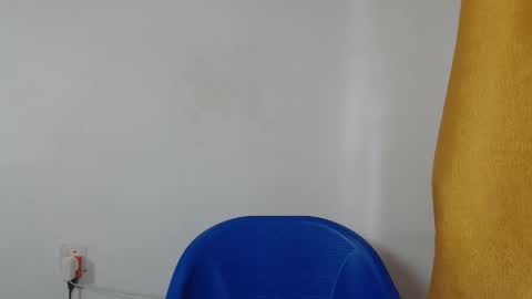 sexy_bluey247 online show from 05/05/26, 03:31