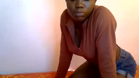 Snapshot of sexy_celeh chatting on 07/06/26, 12:02 sexy_celeh online show from 07/06/26, 12:02