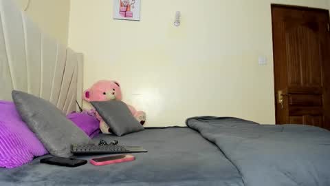 Snapshot of sexy_celena chatting on 09/14/25, 01:43 Celena Selena online show from 09/14/25, 01:43