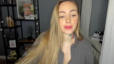 C o r a l i e online show from 12/07/24, 11:40
