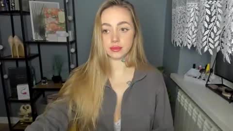 C o r a l i e online show from 12/12/24, 07:41