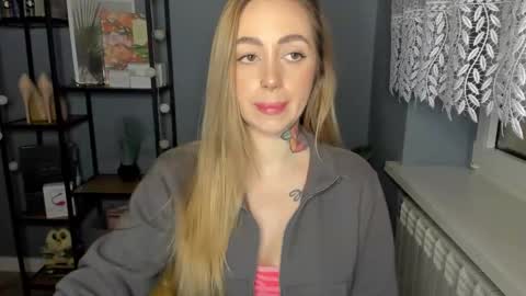 C o r a l i e online show from 12/17/24, 11:39