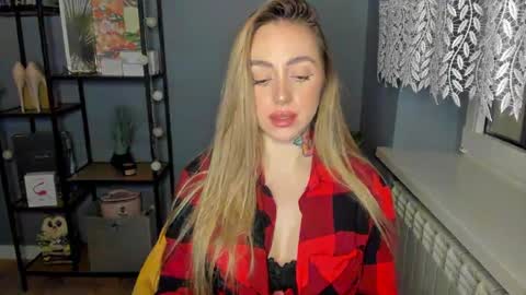 C o r a l i e online show from 01/04/25, 11:11
