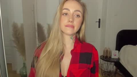 C o r a l i e online show from 02/28/25, 08:50
