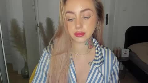 C o r a l i e online show from 09/10/25, 06:52