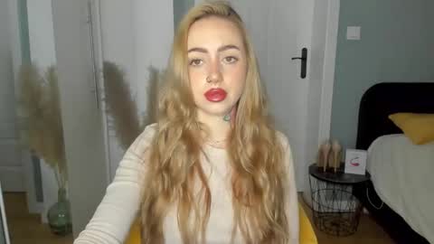 Snapshot of sexy_coralie chatting on 05/07/26, 06:52 C o r a l i e online show from 05/07/26, 06:52