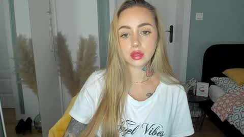 C o r a l i e online show from 07/14/26, 01:28