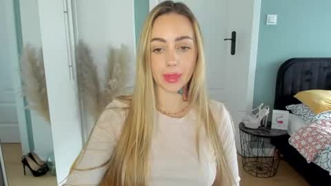 C o r a l i e online show from 07/19/26, 02:21