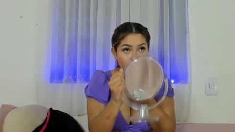 Snapshot of sexy_couple_xx1 chatting on 09/26/25, 01:53 sexy_couple_xx1 online show from 09/26/25, 01:53