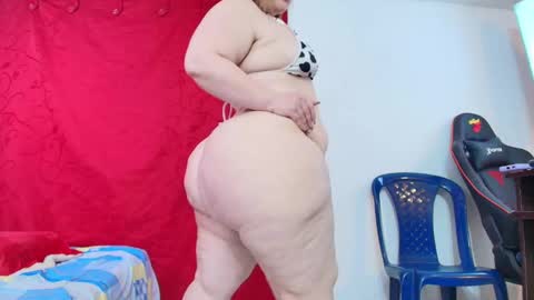 Snapshot of sexy_curvi chatting on 09/22/25, 03:36 karla instagram online show from 09/22/25, 03:36