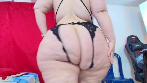 Snapshot of sexy_curvi chatting on 09/28/25, 02:55 karla instagram online show from 09/28/25, 02:55