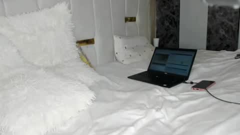 Snapshot of sexy_cutejoy chatting on 02/25/25, 01:39 Joy online show from 02/25/25, 01:39