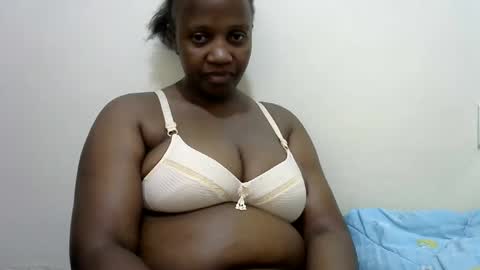 Snapshot of sexy_dee1 chatting on 05/17/26, 05:38 Sweet Dee online show from 05/17/26, 05:38