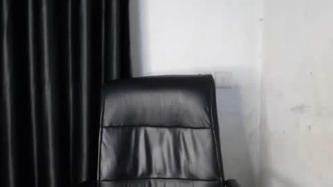Snapshot of sexy_dick_drainer chatting on 10/24/25, 08:49 TAISHA online show from 10/24/25, 08:49