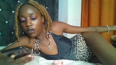 Snapshot of sexy_ebony_nica chatting on 01/31/25, 03:00 sexy_ebony_nica online show from 01/31/25, 03:00