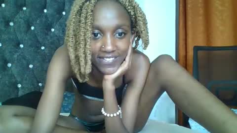 Snapshot of sexy_ebony_nica chatting on 02/25/25, 09:35 sexy_ebony_nica online show from 02/25/25, 09:35