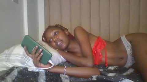 Snapshot of sexy_ebony_nica chatting on 10/20/25, 01:33 sexy_ebony_nica online show from 10/20/25, 01:33