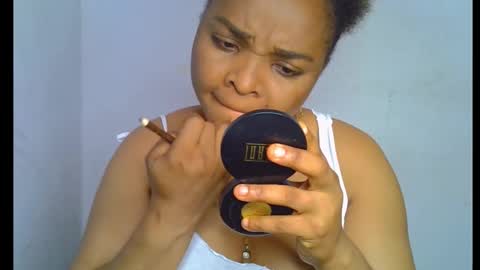 Clara online show from 09/21/25, 08:43