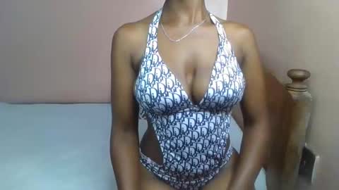 Snapshot of sexy_ellahh chatting on 01/19/26, 12:31 Ellahh online show from 01/19/26, 12:31