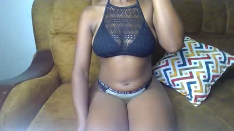 Snapshot of sexy_ellahh chatting on 05/12/26, 01:58 Ellahh online show from 05/12/26, 01:58