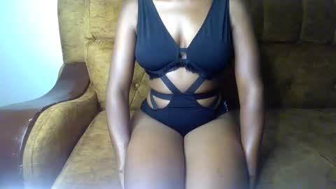 Snapshot of sexy_ellahh chatting on 05/15/26, 11:56 Ellahh online show from 05/15/26, 11:56