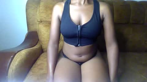Snapshot of sexy_ellahh chatting on 05/20/26, 12:39 Ellahh online show from 05/20/26, 12:39