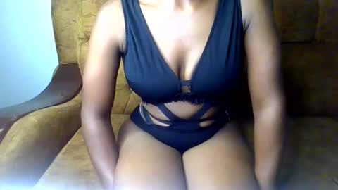 Snapshot of sexy_ellahh chatting on 06/11/26, 02:53 Ellahh online show from 06/11/26, 02:53