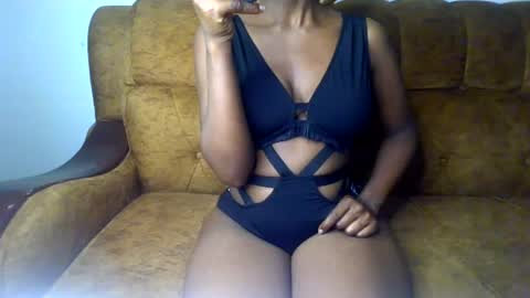 Ellahh online show from 06/25/26, 10:09