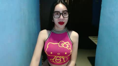 Snapshot of sexy_emily92 chatting on 03/25/26, 02:17 sexy_emily92 online show from 03/25/26, 02:17