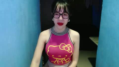 Snapshot of sexy_emily92 chatting on 03/31/26, 02:46 sexy_emily92 online show from 03/31/26, 02:46