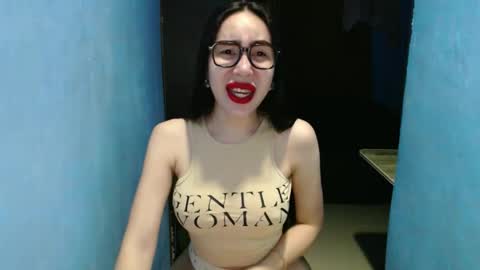 Snapshot of sexy_emily92 chatting on 04/13/26, 08:53 sexy_emily92 online show from 04/13/26, 08:53
