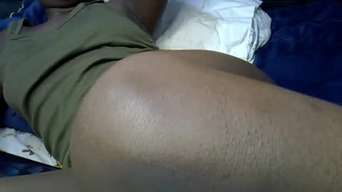 Snapshot of sexy_esther92 chatting on 02/21/25, 11:01 sexy_esther92 online show from 02/21/25, 11:01