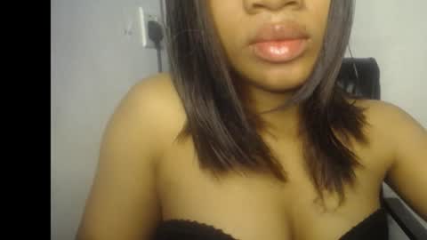 Snapshot of sexy_goddess_pet chatting on 06/11/26, 07:23 Ella online show from 06/11/26, 07:23