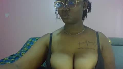 Snapshot of sexy_helle chatting on 09/29/25, 06:18 sexy_helle online show from 09/29/25, 06:18