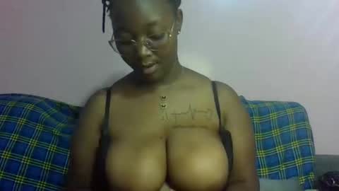 Snapshot of sexy_helle chatting on 03/02/26, 04:14 sexy_helle online show from 03/02/26, 04:14