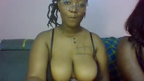 Snapshot of sexy_helle chatting on 03/15/26, 04:24 sexy_helle online show from 03/15/26, 04:24