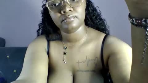 Snapshot of sexy_helle chatting on 04/21/26, 03:24 sexy_helle online show from 04/21/26, 03:24