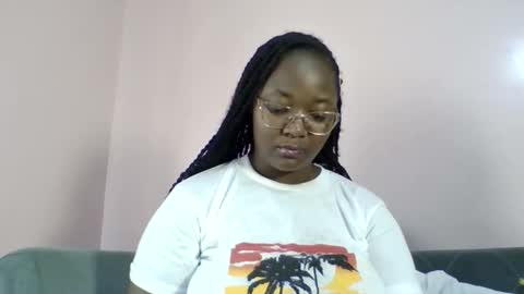 Snapshot of sexy_helle chatting on 05/19/26, 10:54 sexy_helle online show from 05/19/26, 10:54