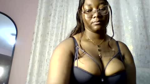 Snapshot of sexy_helle chatting on 06/13/26, 07:56 sexy_helle online show from 06/13/26, 07:56