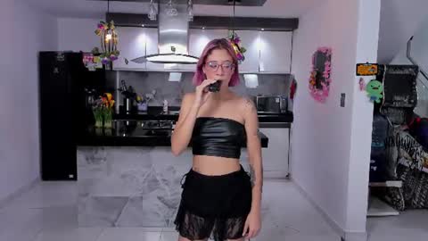 WENDY  MAX  AND VICKY online show from 07/12/26, 05:42