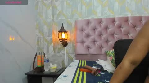 Snapshot of sexy_hot_mature chatting on 02/19/25, 11:57 lina online show from 02/19/25, 11:57