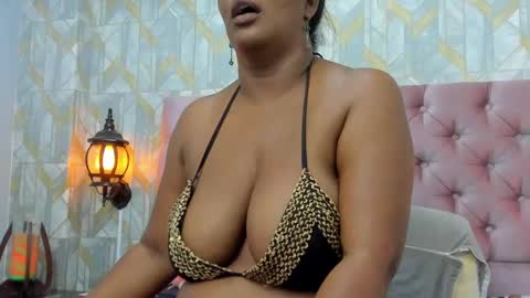 Snapshot of sexy_hot_mature chatting on 03/10/25, 08:37 lina online show from 03/10/25, 08:37