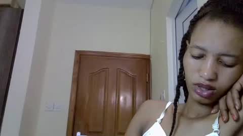 Snapshot of sexy_janny chatting on 10/25/25, 01:24 Janny online show from 10/25/25, 01:24